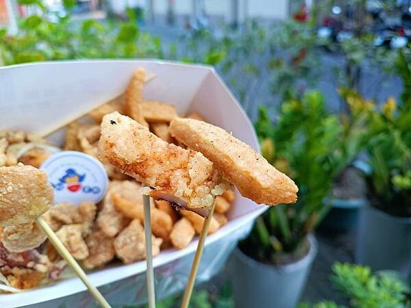 高雄市大寮區高雄餐車美食推薦【真魷意思】餐車版的海陸大餐，讓你越吃越有意思！