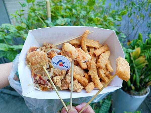 高雄市大寮區高雄餐車美食推薦【真魷意思】餐車版的海陸大餐，讓你越吃越有意思！