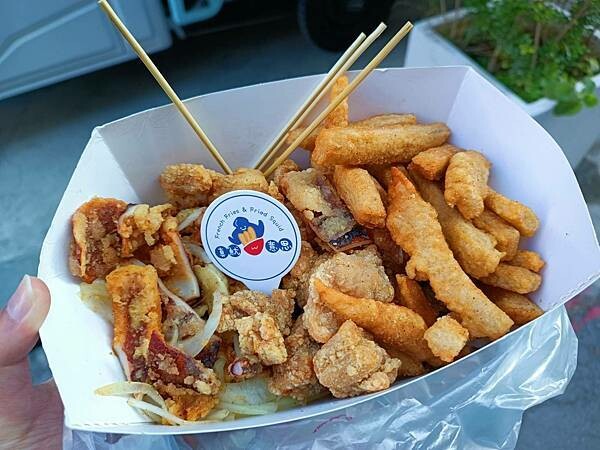 高雄市大寮區高雄餐車美食推薦【真魷意思】餐車版的海陸大餐，讓你越吃越有意思！