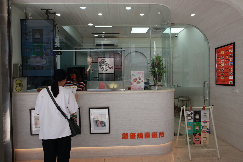 高雄市鳳山區吃。高雄市｜鳳山區。「king手作雞蛋燒」網路超人氣的創意雞蛋燒，嚴選食材來製作獨特口味雞蛋燒，季節限定