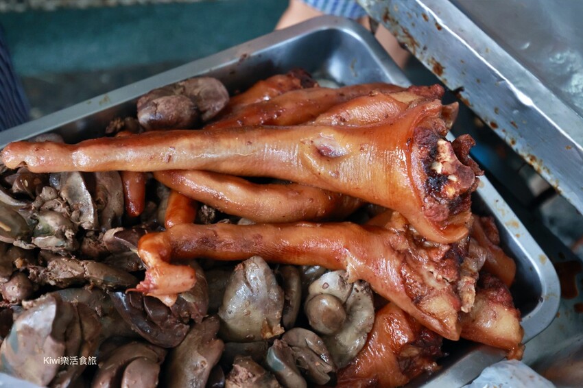 雲林縣北港鎮雲林北港黑仔當歸鴨豬腳｜北港隱藏版美食限量豬腳膠質滿滿、當歸鴨湯清爽甘甜必吃！
