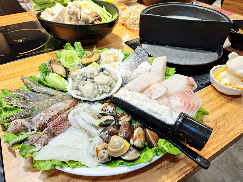 【美食】「饗樂 火烤兩吃 鍋物」火鍋燒烤吃到飽只要299元起 【美食】「饗樂 火烤兩吃 鍋物」火鍋燒烤吃到飽只要299元起