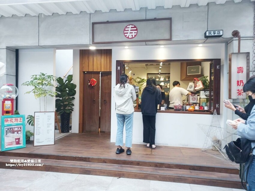 高雄市苓雅區推薦高雄正港港式點心 – 大佬嗶 爆蒜料理 自強店 自強三路宵夜美食