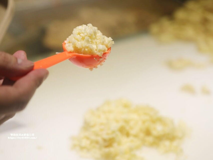 高雄市苓雅區推薦高雄正港港式點心 – 大佬嗶 爆蒜料理 自強店 自強三路宵夜美食