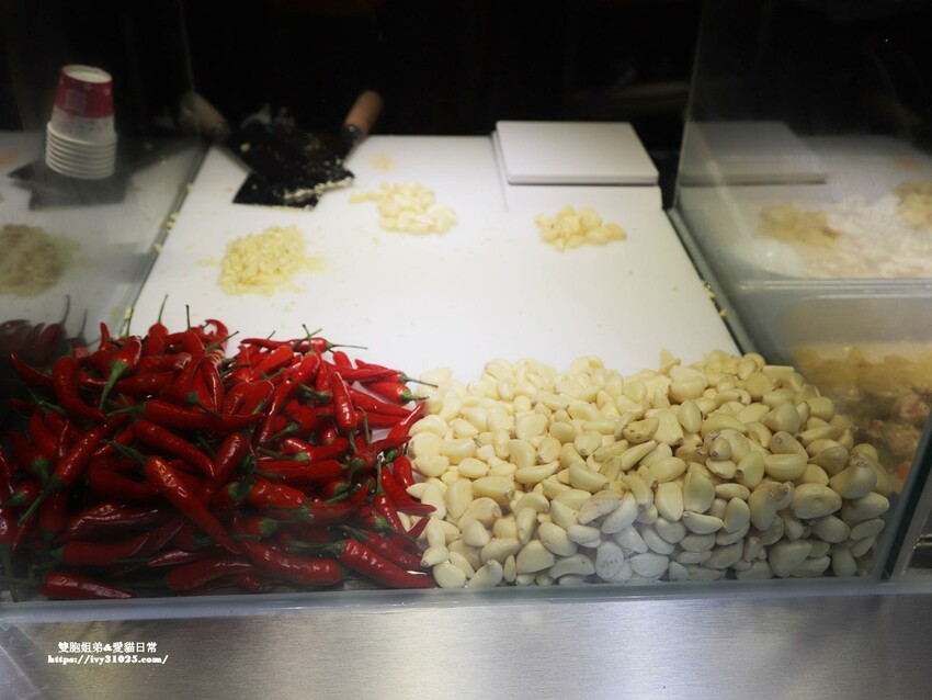 高雄市苓雅區推薦高雄正港港式點心 – 大佬嗶 爆蒜料理 自強店 自強三路宵夜美食