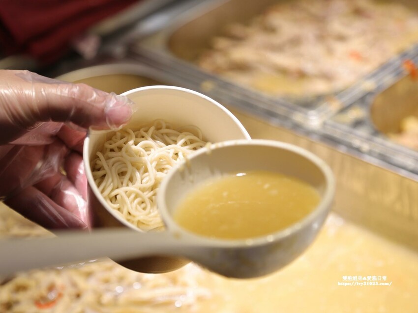 高雄市苓雅區推薦高雄正港港式點心 – 大佬嗶 爆蒜料理 自強店 自強三路宵夜美食