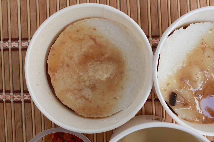 台南市中西區吃。台南市|中西區。「三女碗粿」罕見文青風古早味碗粿店,外觀潔白碗粿糕體竟然這麼好吃「三女碗粿」。