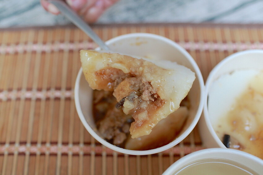 台南市中西區吃。台南市|中西區。「三女碗粿」罕見文青風古早味碗粿店,外觀潔白碗粿糕體竟然這麼好吃「三女碗粿」。