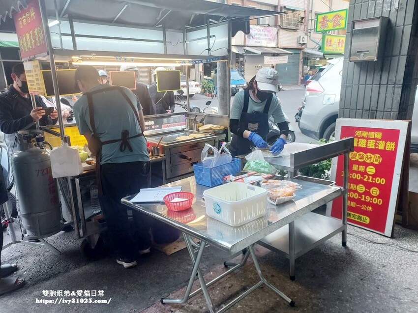 高雄市鳳山區南部首間 河南信陽烤爐雞蛋灌餅｜高雄鳳山大明路上 排隊拿號碼牌
