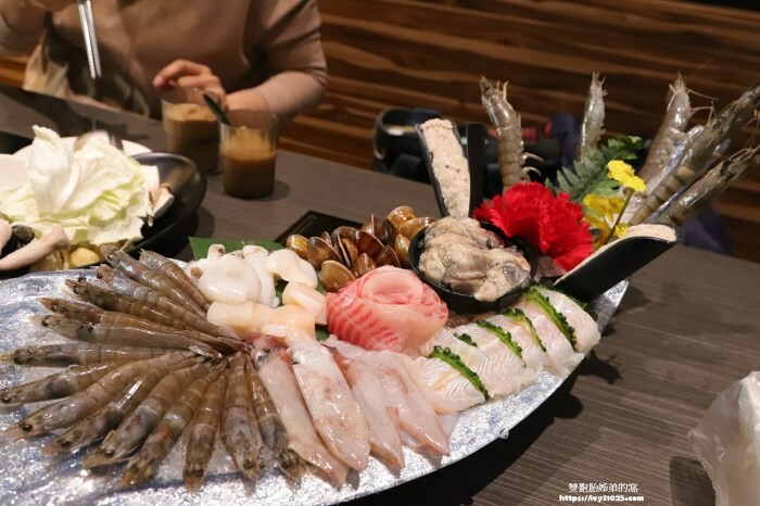 高雄市鳳山區南部首間 河南信陽烤爐雞蛋灌餅｜高雄鳳山大明路上 排隊拿號碼牌