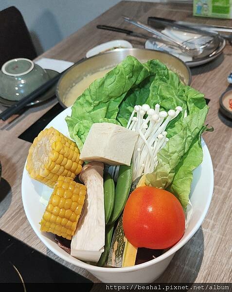 捷運松江南京站美食~土狗樂市 樂涮海鮮火鍋 浮誇又專業的海鮮 捷運松江南京站美食~土狗樂市 樂涮海鮮火鍋 浮誇又專業的海鮮