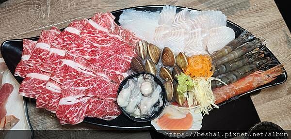 捷運松江南京站美食~土狗樂市 樂涮海鮮火鍋 浮誇又專業的海鮮 捷運松江南京站美食~土狗樂市 樂涮海鮮火鍋 浮誇又專業的海鮮