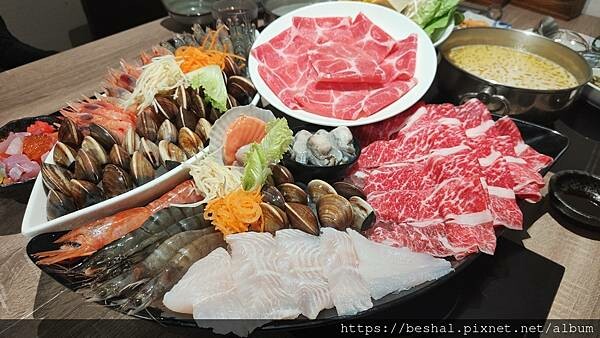 捷運松江南京站美食~土狗樂市 樂涮海鮮火鍋 浮誇又專業的海鮮 捷運松江南京站美食~土狗樂市 樂涮海鮮火鍋 浮誇又專業的海鮮