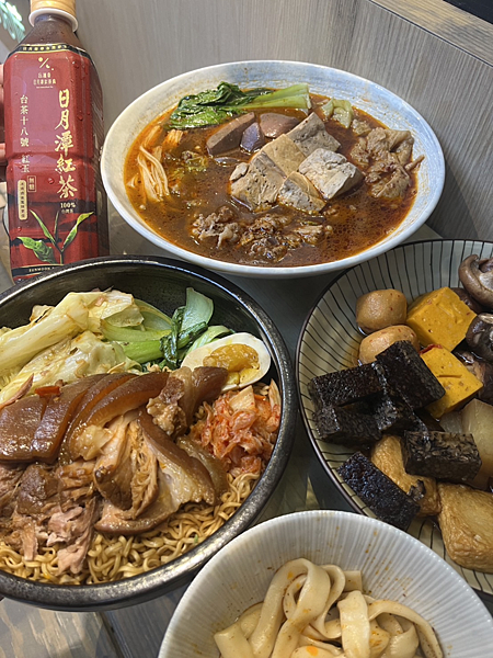 【桃園美食】藝文特區迴轉燒肉吃到飽|一個人也能享受烤肉的樂趣