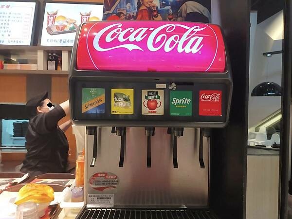 新北土城大將牛排~平價鐵板牛排~飲料無限續喝~日月光廣場B1