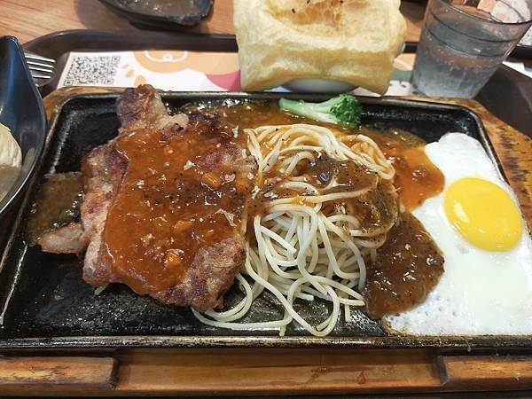 新北土城大將牛排~平價鐵板牛排~飲料無限續喝~日月光廣場B1