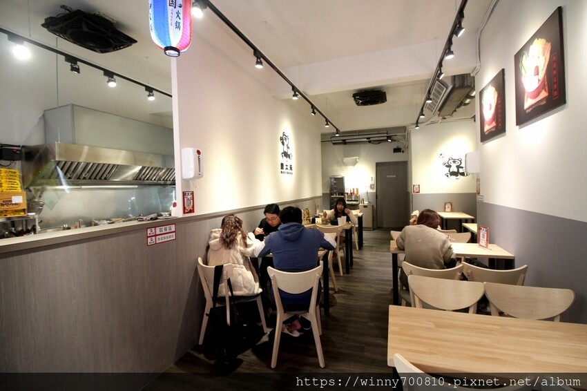 新北市汐止區新北/汐止【狸太苑】為漢博格連鎖餐飲集團  底下的餐廳， 狸太苑x漢堡門徒，為同一品牌，提供平價，多樣化