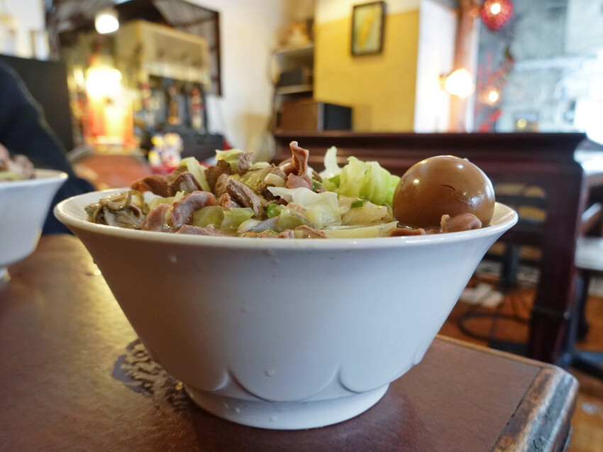 台中市中區台中中區—久流麵攤|全臺最狂什錦麵 大胃王版海陸齊聚只要銅板價|台中火車站、日曜天地OUTLET、公園路