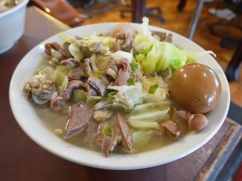 台中市中區台中中區—久流麵攤|全臺最狂什錦麵 大胃王版海陸齊聚只要銅板價|台中火車站、日曜天地OUTLET、公園路