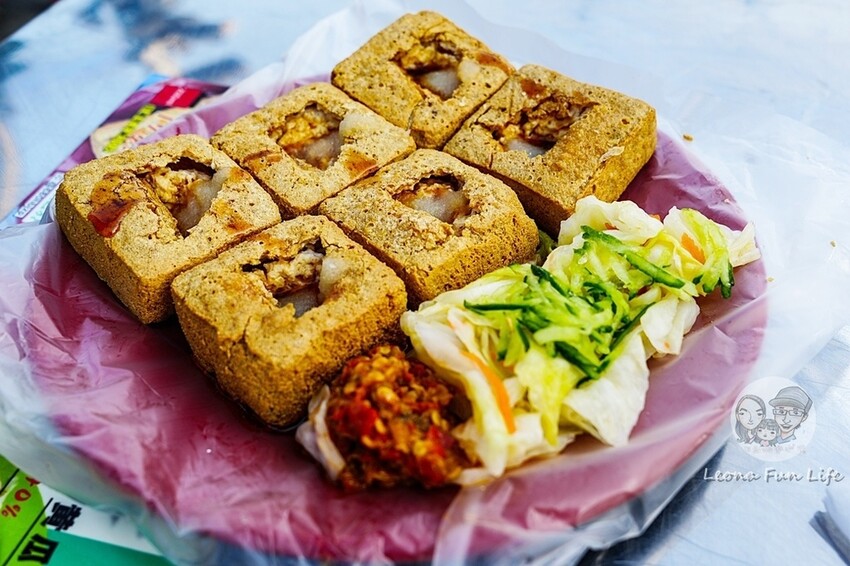 台中市北屯區台中北屯美食|香酥夜市臭豆腐，搭配銅板價料多肉骨茶喝到飽，特製辣醬一定要來一點!|臭名昭彰臭豆腐|昌平夜