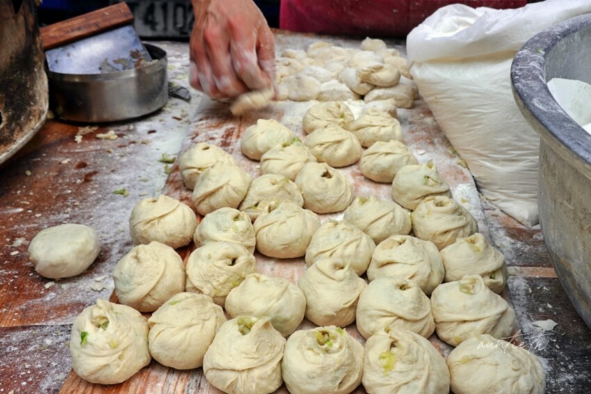 台北市中正區【台北】善導寺站｜立法院生煎包，酥脆多汁，清甜高麗菜，立法院三寶！