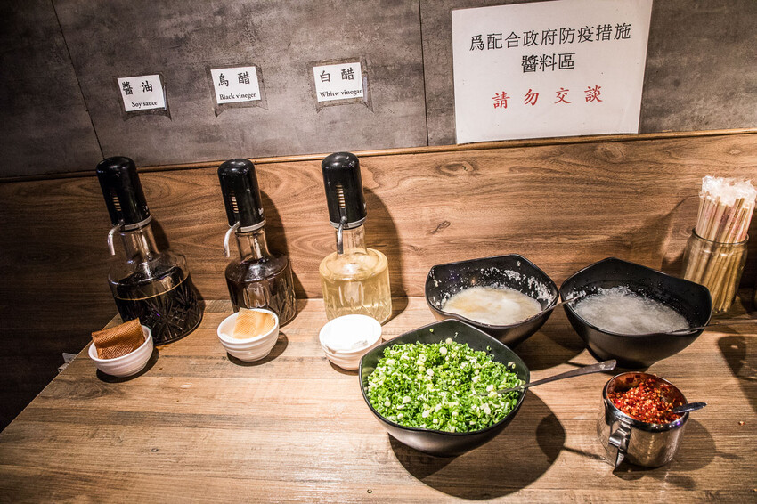 桃園市龜山區家芬豆花火鍋|還沒開門就大排長龍!在地最強傳奇小火鍋