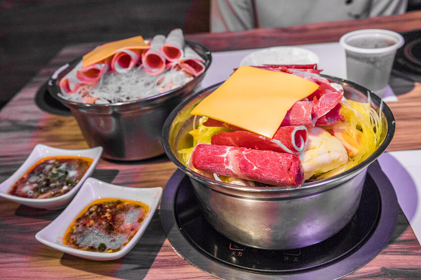 桃園市龜山區家芬豆花火鍋|還沒開門就大排長龍!在地最強傳奇小火鍋