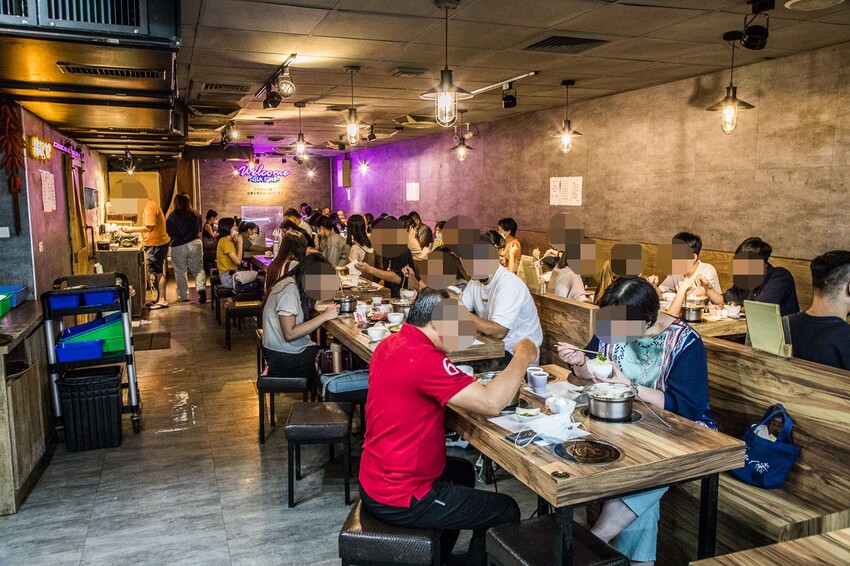 桃園市龜山區家芬豆花火鍋|還沒開門就大排長龍!在地最強傳奇小火鍋