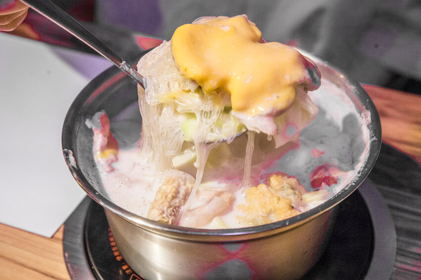 桃園市龜山區家芬豆花火鍋|還沒開門就大排長龍!在地最強傳奇小火鍋