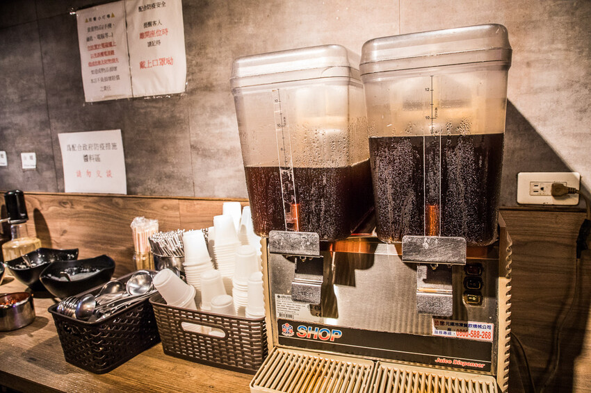 桃園市龜山區家芬豆花火鍋|還沒開門就大排長龍!在地最強傳奇小火鍋