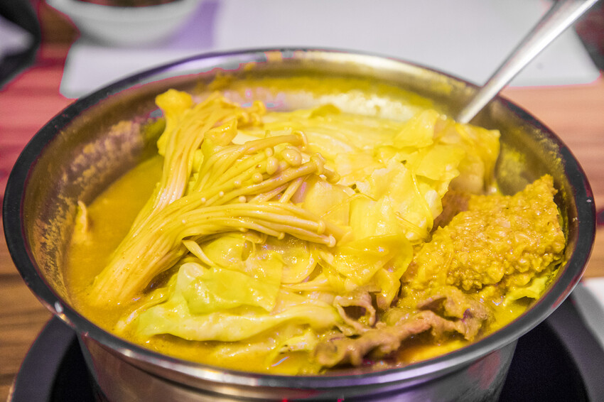 桃園市龜山區家芬豆花火鍋|還沒開門就大排長龍!在地最強傳奇小火鍋