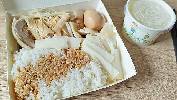 台北市中正區林記米粉湯｜南機場夜市裡必吃的美食小吃店，超大份量別輕易嚐試