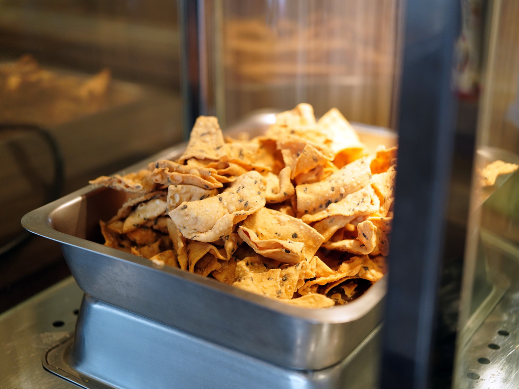 台南平價牛排推薦│魔力牛牛排館│雙拼超值又好吃│鐵板牛排香氣 台南平價牛排推薦│魔力牛牛排館│雙拼超值又好吃│鐵板牛排香氣