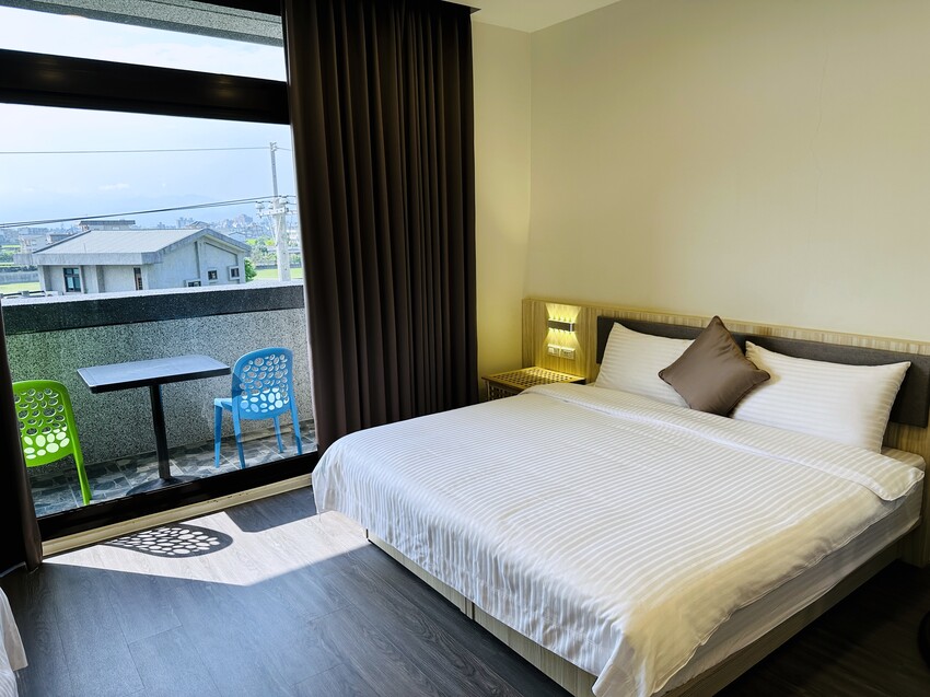 【鄉聚冬山】宜蘭包棟民宿推薦!大坪數超Chill田野景觀房,