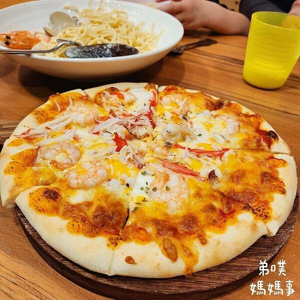 高雄市左營區【高雄‧左營】Dor,留手工義大利麵(巨蛋店)│漢神巨蛋附近好吃的平價手工義大利麵、披薩店