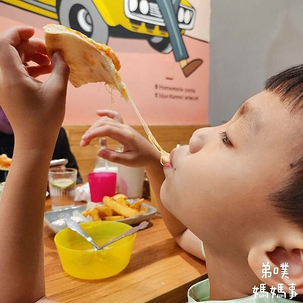 高雄市左營區【高雄‧左營】Dor,留手工義大利麵(巨蛋店)│漢神巨蛋附近好吃的平價手工義大利麵、披薩店