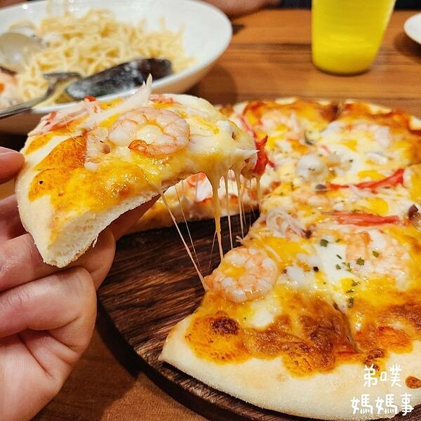 高雄市左營區【高雄‧左營】Dor,留手工義大利麵(巨蛋店)│漢神巨蛋附近好吃的平價手工義大利麵、披薩店