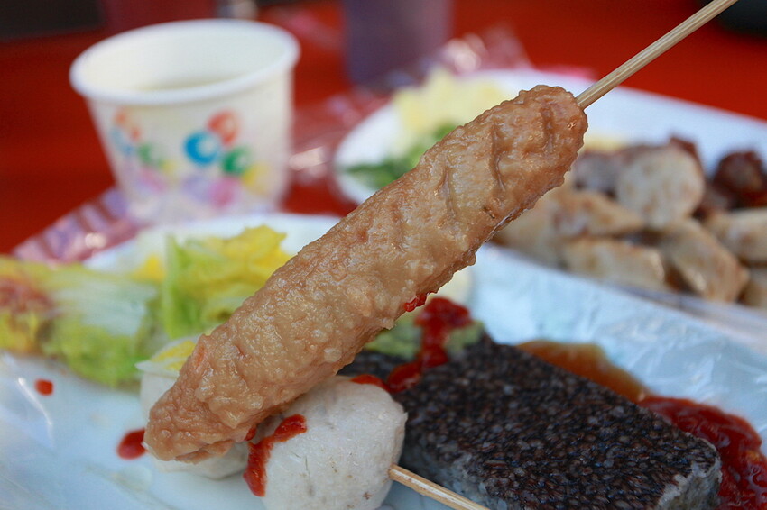 高雄市左營區吃​​。高雄市｜左營區。「李天生古早味香腸（創始店）」傳承三代飄香超過一甲子傳統小吃，隱身在百年古厝旁