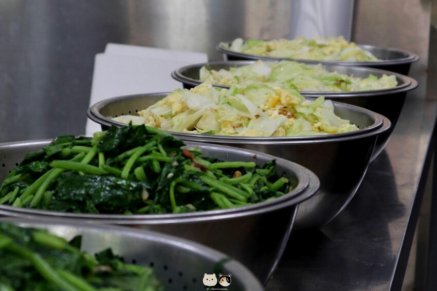 (附菜單)臺中西區美食推薦|上野烤肉飯.免費提供超彭湃丸子湯