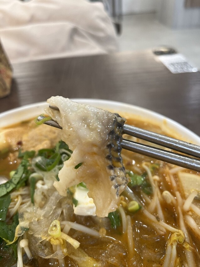 桃園市桃園區【桃園鍋物】重口味中價位的個人鍋物【酸研酸魚桃園藝文店】酸菜魚水煮牛番茄牛這裡都有