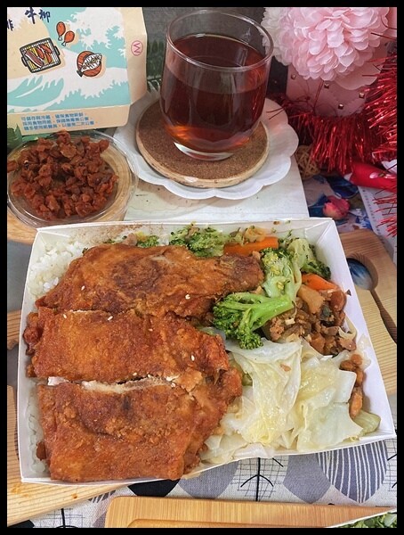 【台中西區便當推薦】【上野烤肉飯-台中精誠店】超多主食可選擇