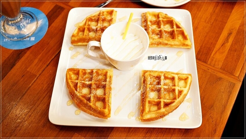 新北市三峽區三峽複合式咖啡：學而文創&Café，無服務費，無限制用餐時間，免費高速WiFi及插座供應