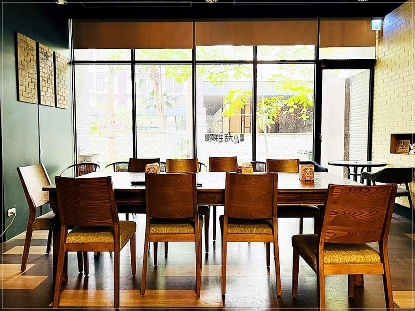 新北市三峽區三峽複合式咖啡：學而文創&Café，無服務費，無限制用餐時間，免費高速WiFi及插座供應