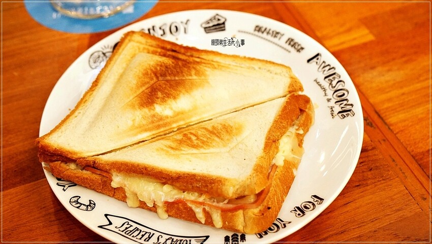 新北市三峽區三峽複合式咖啡：學而文創&Café，無服務費，無限制用餐時間，免費高速WiFi及插座供應