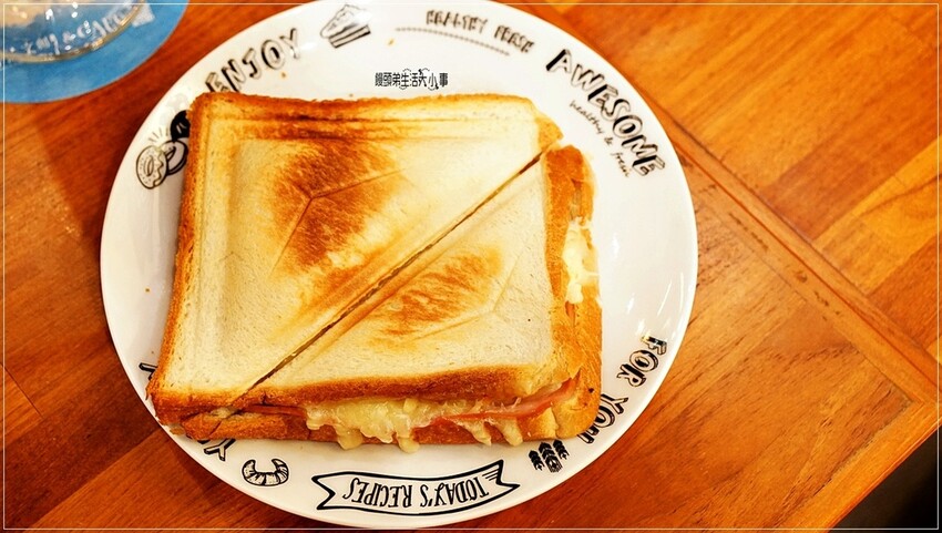 新北市三峽區三峽複合式咖啡：學而文創&Café，無服務費，無限制用餐時間，免費高速WiFi及插座供應