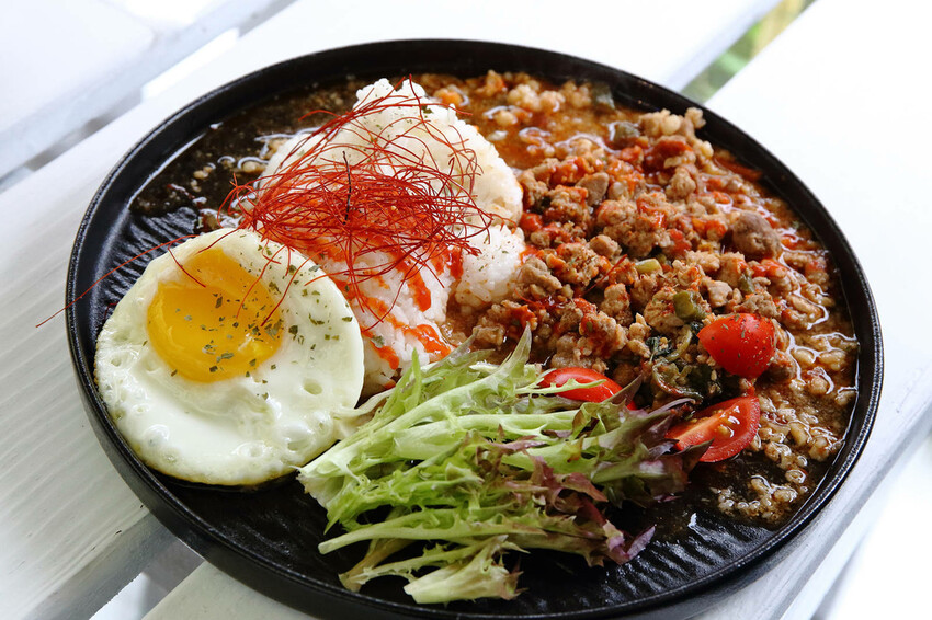 石碇秘境，武林逸亭網美景觀餐廳，寵物友善餐廳、夢幻的網美佈置