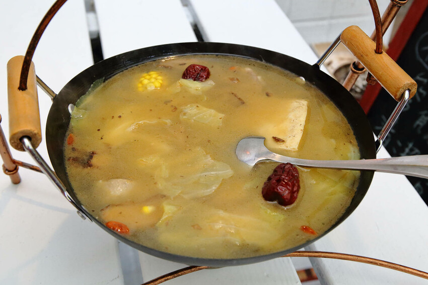 石碇秘境，武林逸亭網美景觀餐廳，寵物友善餐廳、夢幻的網美佈置