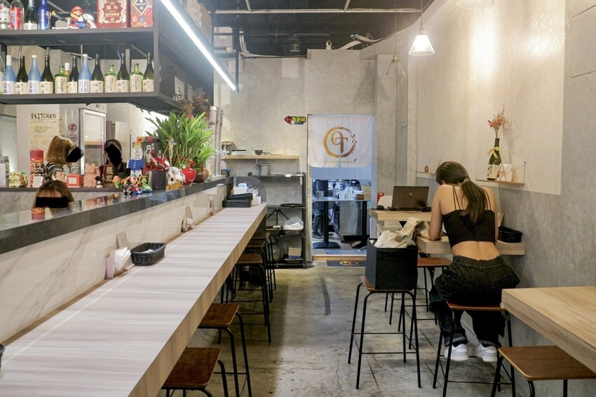 台中西屯|逢甲氛圍義大利麵餐酒館!套餐組合CP值高、特色調酒