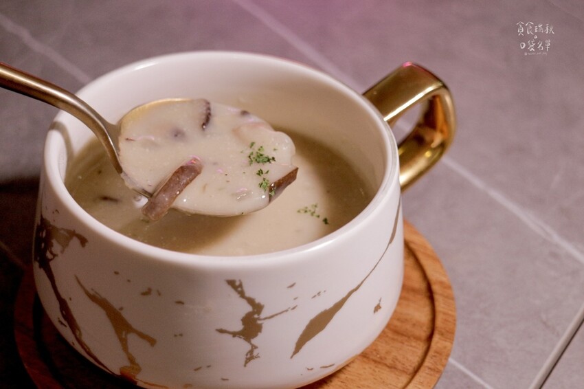 台中西屯|逢甲氛圍義大利麵餐酒館!套餐組合CP值高、特色調酒