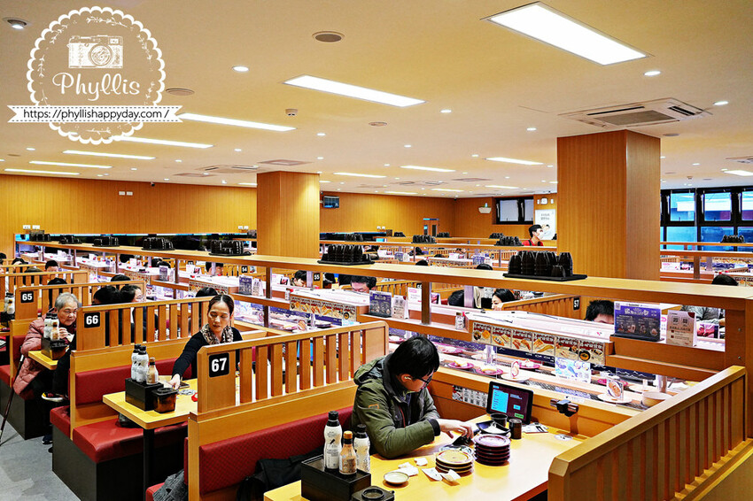 楊梅新開幕『スシロー壽司郎-楊梅中山店』超平價海膽大放送|每盤最低只要40元|停車方便|親子餐廳首選|楊梅餐廳推薦 - 相片中的菲莉絲